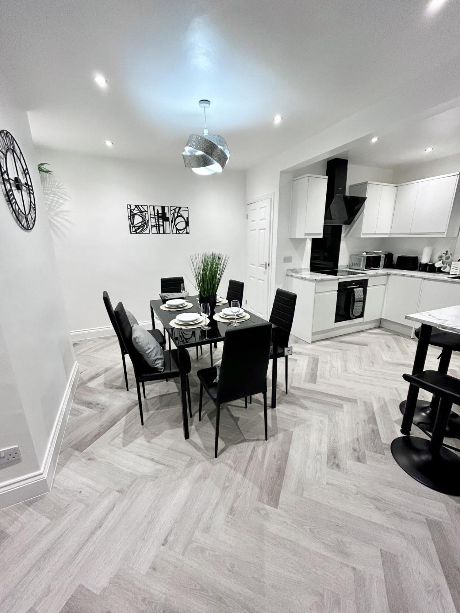 Lymer House - Stylish 3 Bedroom House In Wolverhampton Eksteriør billede