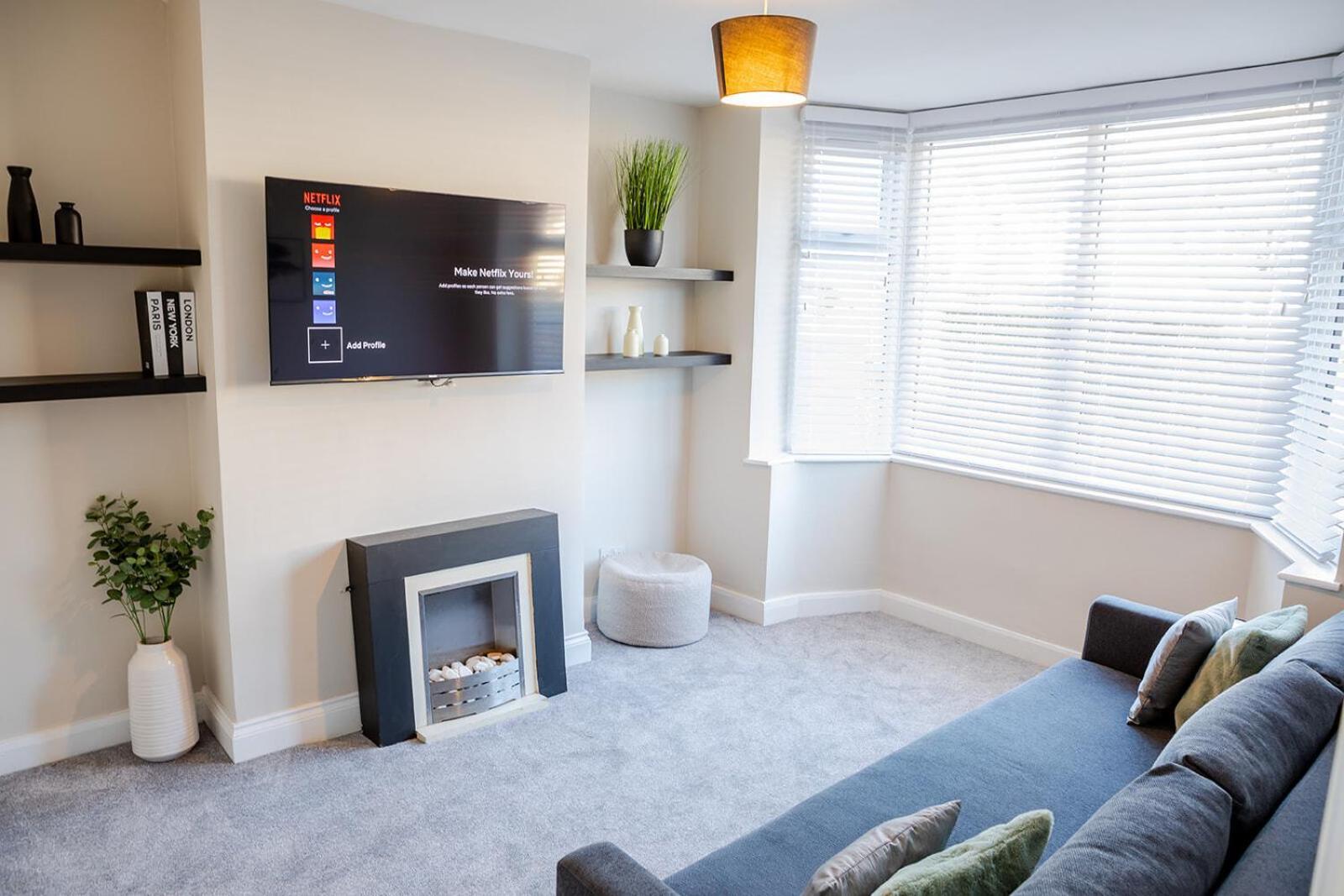 Lymer House - Stylish 3 Bedroom House In Wolverhampton Eksteriør billede