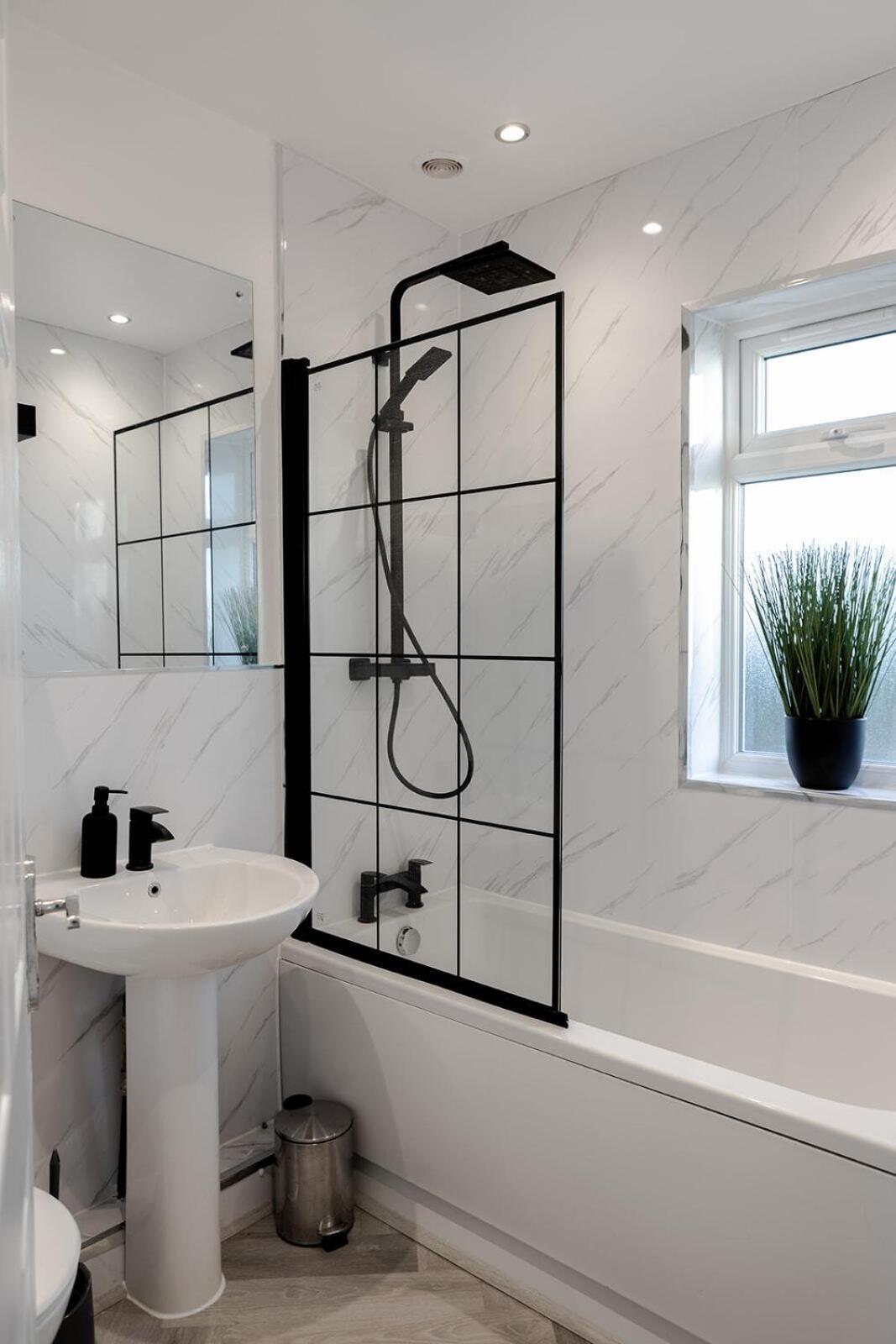 Lymer House - Stylish 3 Bedroom House In Wolverhampton Eksteriør billede