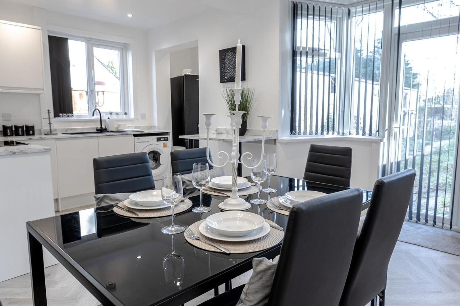 Lymer House - Stylish 3 Bedroom House In Wolverhampton Eksteriør billede