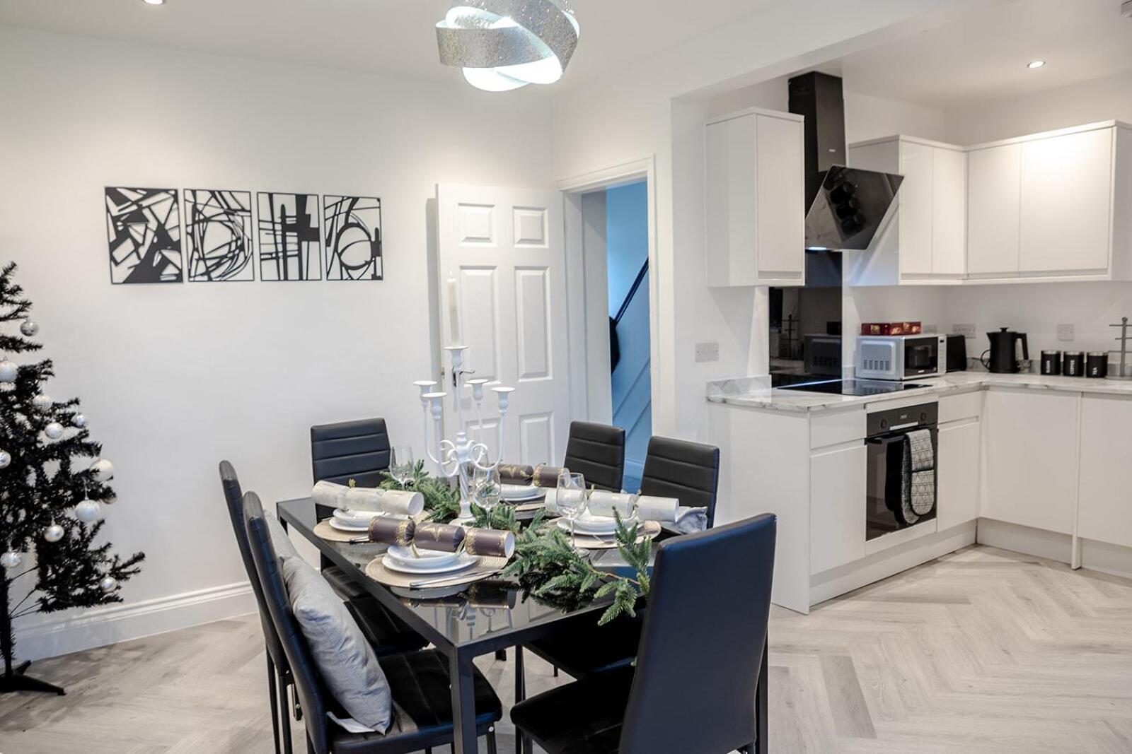Lymer House - Stylish 3 Bedroom House In Wolverhampton Eksteriør billede
